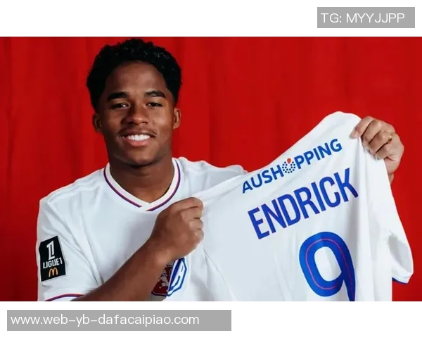 恩德里克正式加盟里昂视频曝光亲临更衣室接受体检仪式