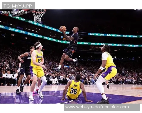 湖人双向合同球员蒂米G联盟崭露头角砍下27分8板7助展现古典内线风采